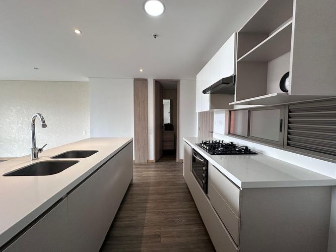 Apartamento de 2 alcobas en arriendo en El Poblado, Medellín, 90 m² · foto 6 de 17