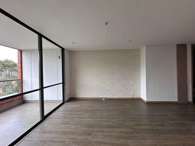 Apartamento de 2 alcobas en arriendo en El Poblado, Medellín, 90 m² · foto 3 de 17