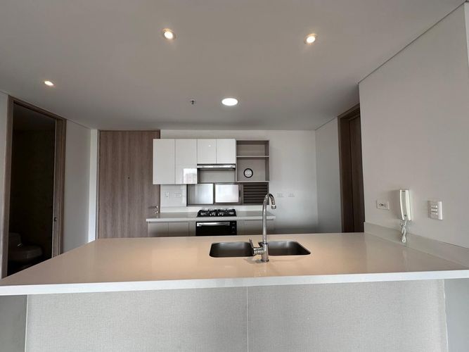 Apartamento de 2 alcobas en arriendo en El Poblado, Medellín, 90 m² · foto 7 de 17