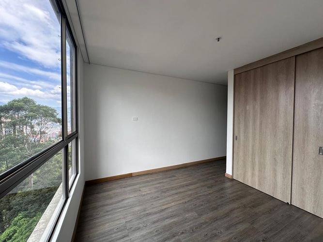 Apartamento de 2 alcobas en arriendo en El Poblado, Medellín, 90 m² · foto 12 de 17