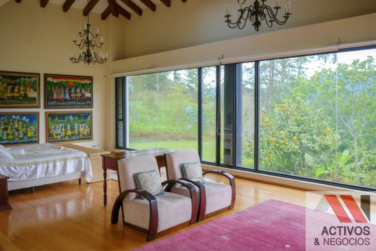 Finca en venta en La Primavera, El Retiro, 30000 m² · foto 4 de 6