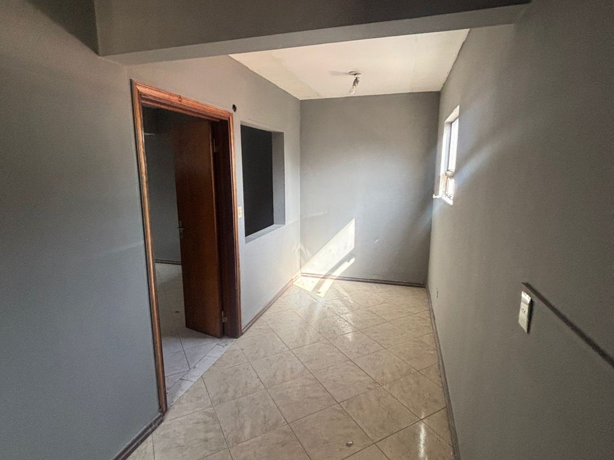 ALQUILO OFICINA EN BARRIO VILLA MORA - TEMBETARY — foto 3