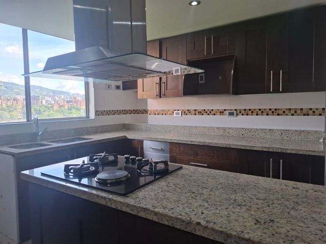 Apartamento de 3 alcobas en arriendo en Santa María De Los Ángeles, Medellín, 104 m² · foto 4 de 15