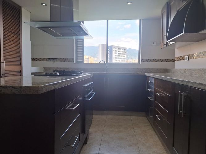 Apartamento de 3 alcobas en arriendo en Santa María De Los Ángeles, Medellín, 104 m² · foto 5 de 15