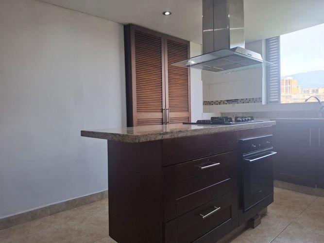 Apartamento de 3 alcobas en arriendo en Santa María De Los Ángeles, Medellín, 104 m² · foto 6 de 15