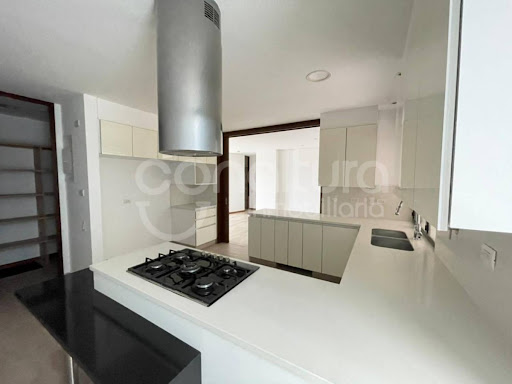 Apartamento en arriendo en El Campestre, Medellín · foto 2 de 24