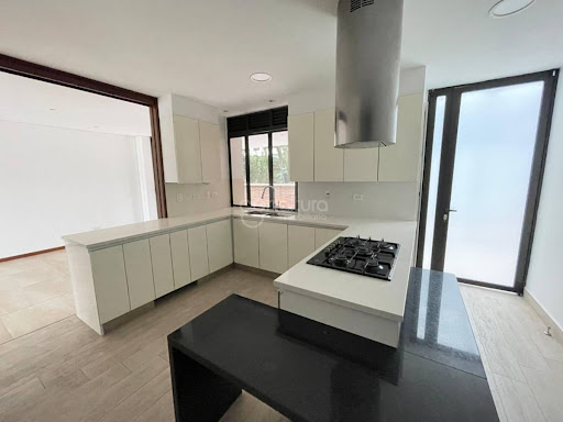 Apartamento en arriendo en El Campestre, Medellín · foto 4 de 24