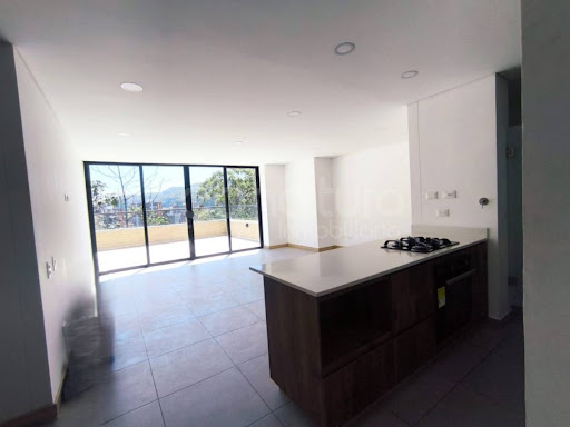 Apartamento en arriendo en El Tesoro, Medellín · foto 3 de 14