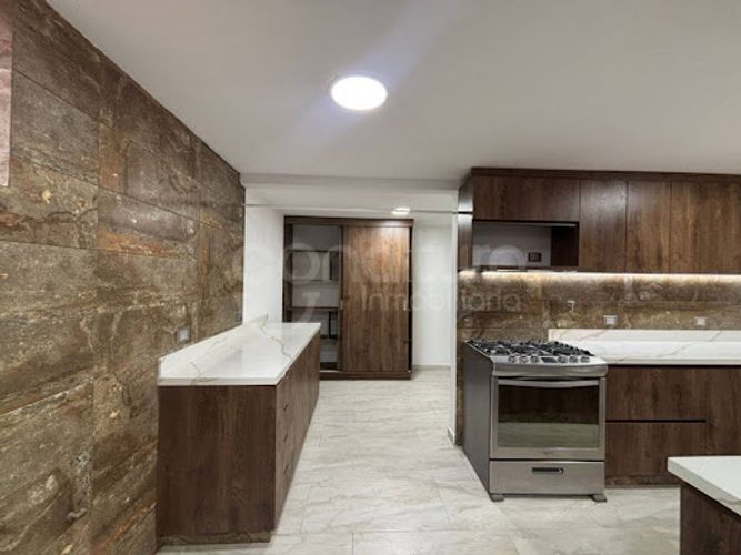Apartamento de 3 alcobas en venta en El Tesoro, Medellín, 165 m² · foto 14 de 14