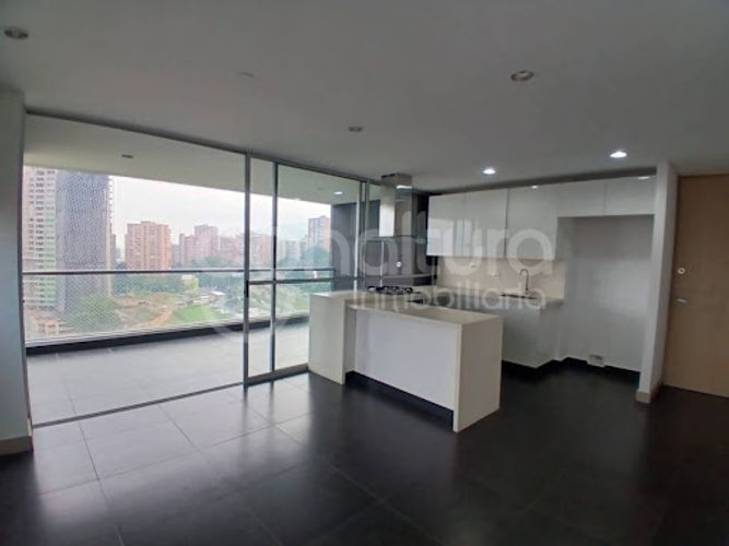 Apartamento de 2 alcobas en arriendo en Los Balsos, Medellín, 90 m² · foto 4 de 15