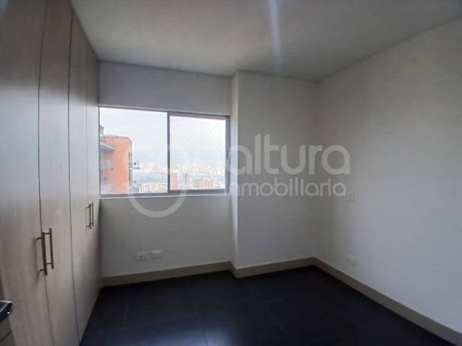 Apartamento de 2 alcobas en arriendo en Los Balsos, Medellín, 90 m² · foto 8 de 15
