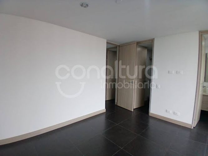 Apartamento de 2 alcobas en arriendo en Los Balsos, Medellín, 90 m² · foto 9 de 15