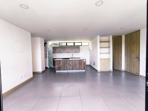 Apartamento en arriendo en El Tesoro, Medellín · foto 3 de 22