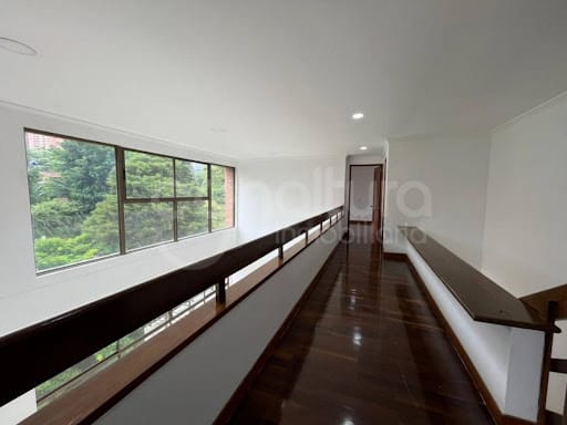 Apartamento de 3 alcobas en arriendo en El Tesoro, Medellín, 350 m² · foto 7 de 24