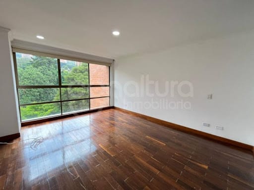 Apartamento de 3 alcobas en arriendo en El Tesoro, Medellín, 350 m² · foto 12 de 24