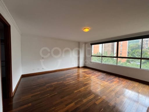 Apartamento de 3 alcobas en arriendo en El Tesoro, Medellín, 350 m² · foto 14 de 24