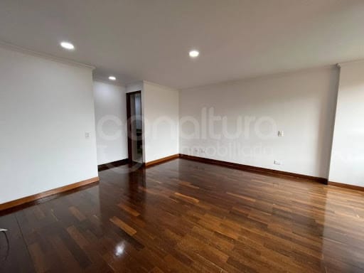 Apartamento de 3 alcobas en arriendo en El Tesoro, Medellín, 350 m² · foto 15 de 24