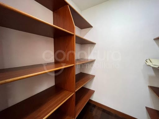 Apartamento de 3 alcobas en arriendo en El Tesoro, Medellín, 350 m² · foto 18 de 24