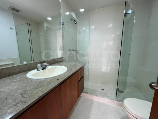 Apartamento de 3 alcobas en arriendo en El Tesoro, Medellín, 350 m² · foto 22 de 24