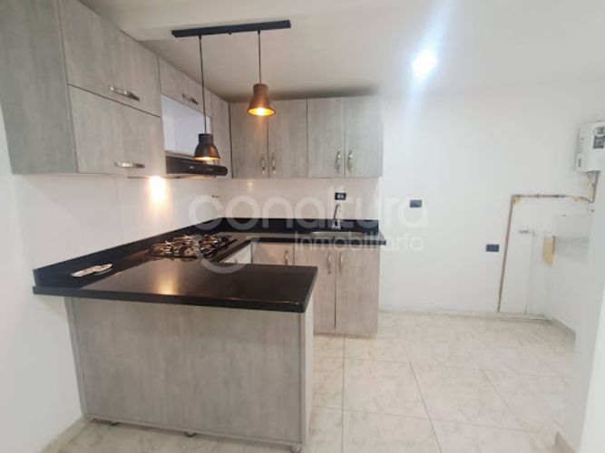 Apartamento de 2 alcobas en venta en Barrio Nuevo, Bello, 50 m² · foto 2 de 15