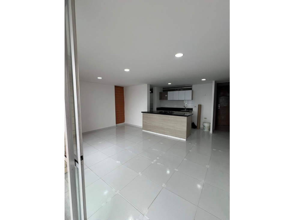Apartamento en venta en Loma del Indio, Medellín 2