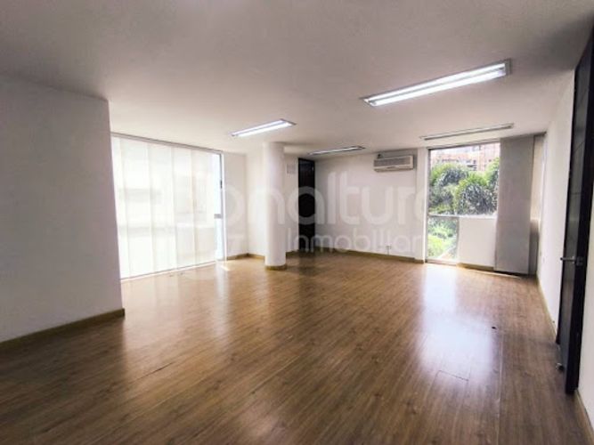 Oficina en arriendo en Milla De Oro, Medellín, 73 m² · foto 2 de 12