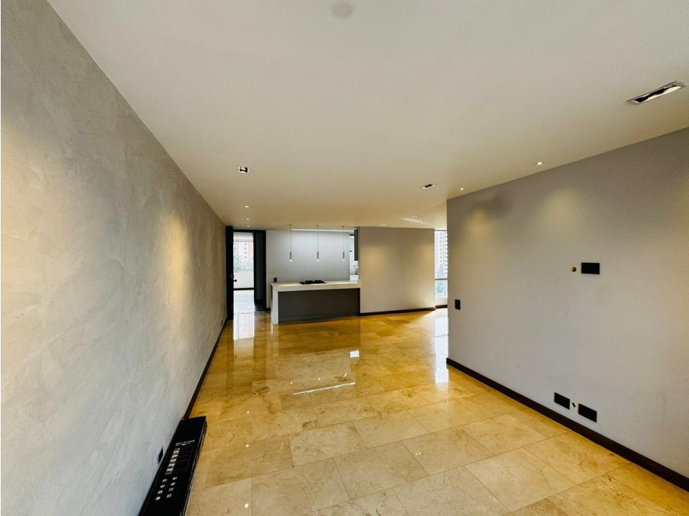 Apartamento en venta en El Poblado, Medellín 2