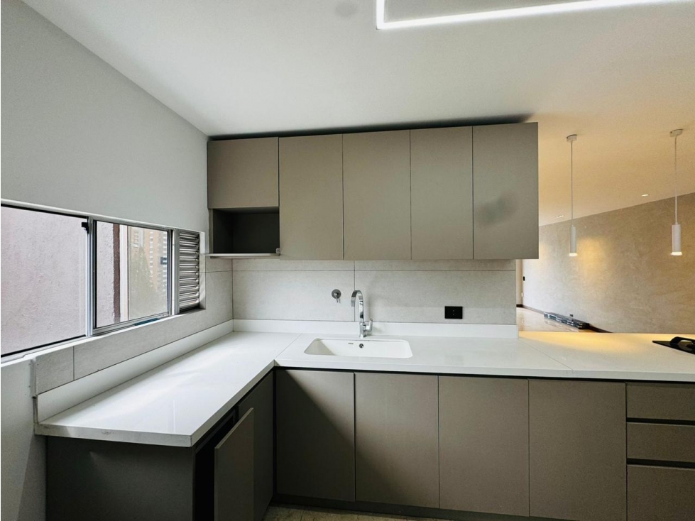 Apartamento en venta en El Poblado, Medellín 3