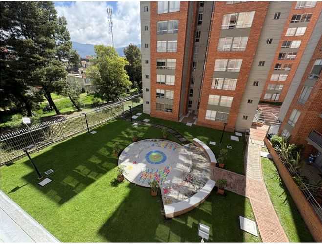 Apartamento de 3 alcobas en venta en San Antonio Noroccidental, Bogotá, 87 m² · foto 2 de 24
