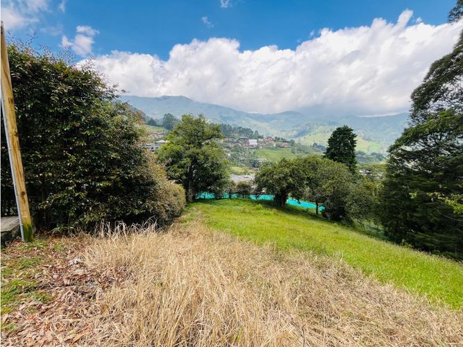 Lote en venta en Loma Del Escobero, Envigado, 1725 m² · foto 5 de 5