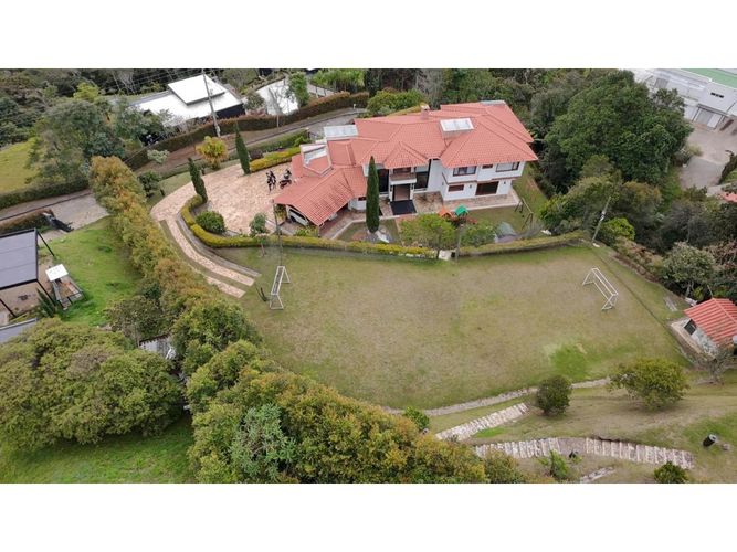 Casa de 3 alcobas en arriendo en La Navarra, Bello, 700 m² · foto 2 de 24
