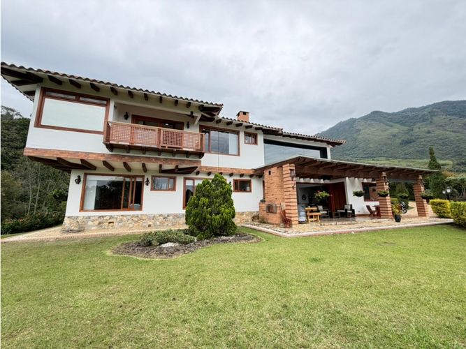 Casa de 3 alcobas en arriendo en La Navarra, Bello, 700 m² · foto 4 de 24