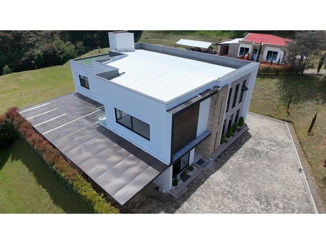 Casa de 5 alcobas en arriendo en San Antonio, Guarne · foto 6 de 24