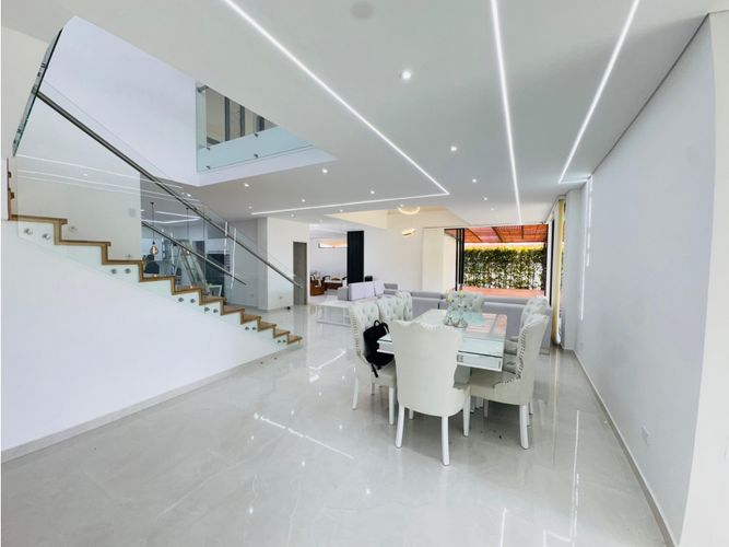 Casa de 5 alcobas en arriendo en San Antonio, Guarne · foto 8 de 24