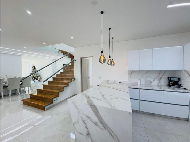 Casa de 5 alcobas en arriendo en San Antonio, Guarne · foto 10 de 24