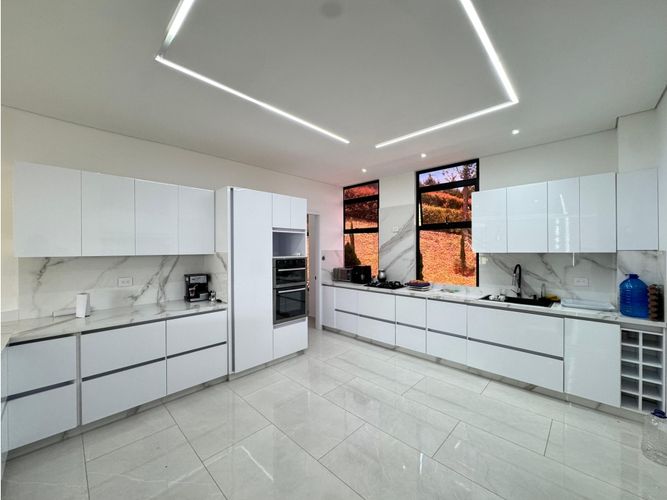 Casa de 5 alcobas en arriendo en San Antonio, Guarne · foto 13 de 24