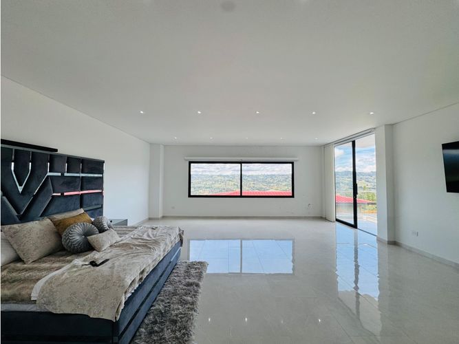 Casa de 5 alcobas en arriendo en San Antonio, Guarne · foto 22 de 24