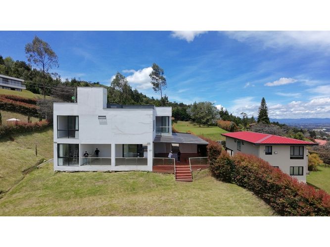 Casa de 5 alcobas en venta en San Antonio, Guarne · foto 3 de 24