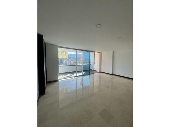 Apartamento de 3 alcobas en venta en Holanda, Sabaneta, 121 m² · foto 2 de 24
