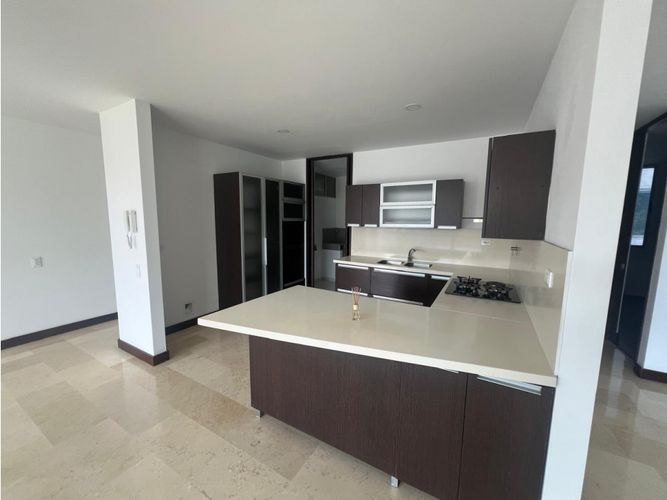 Apartamento de 3 alcobas en venta en Holanda, Sabaneta, 121 m² · foto 9 de 24
