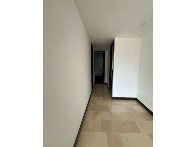 Apartamento de 3 alcobas en venta en Holanda, Sabaneta, 121 m² · foto 12 de 24