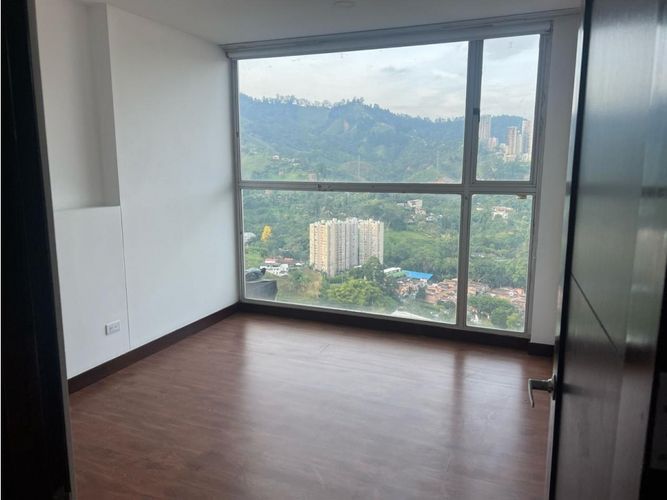 Apartamento de 3 alcobas en venta en Holanda, Sabaneta, 121 m² · foto 13 de 24