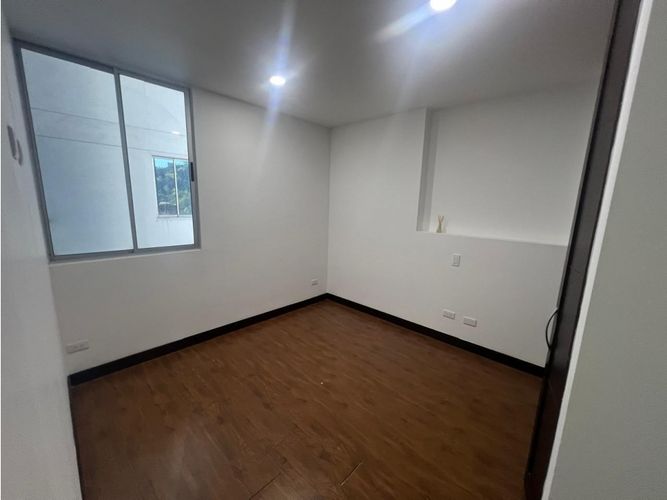 Apartamento de 3 alcobas en venta en Holanda, Sabaneta, 121 m² · foto 16 de 24