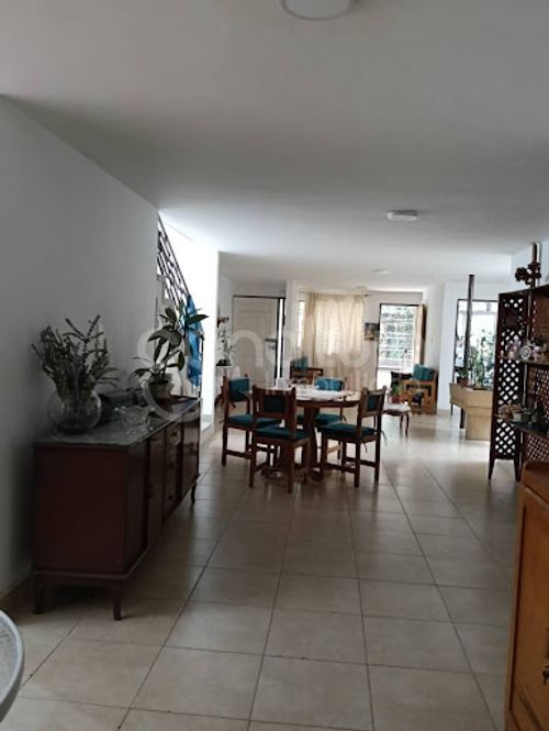 Casa de 4 alcobas en venta en Laureles, Medellín, 250 m² · foto 2 de 12