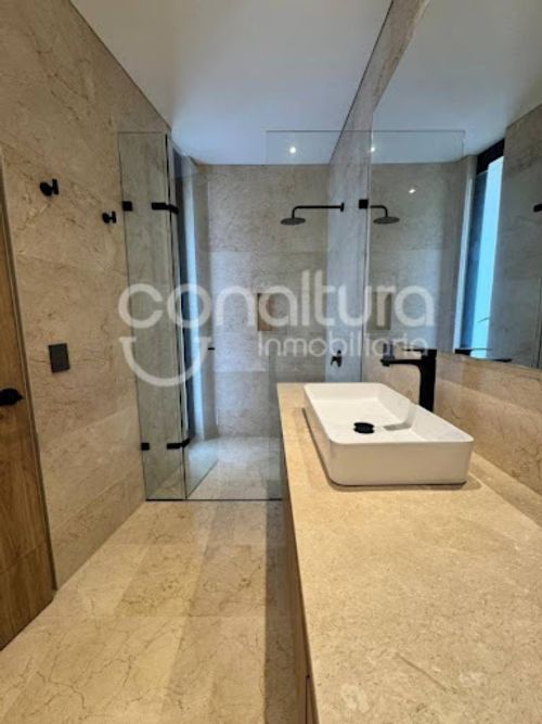 Apartamento de 3 alcobas en arriendo en Vizcaya, Medellín, 171 m² · foto 9 de 11