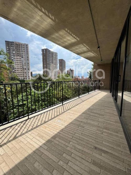 Apartamento de 3 alcobas en arriendo en Vizcaya, Medellín, 171 m² · foto 10 de 11