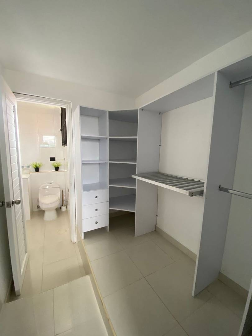Apartamento en arriendo en Los Naranjos, Medellín · foto 11 de 24