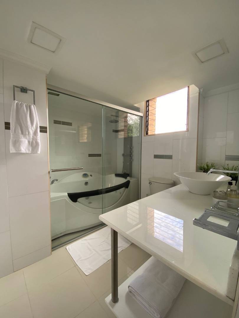Apartamento en arriendo en Los Naranjos, Medellín · foto 15 de 24