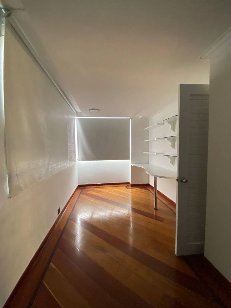 Apartamento en arriendo en Los Naranjos, Medellín · foto 23 de 24