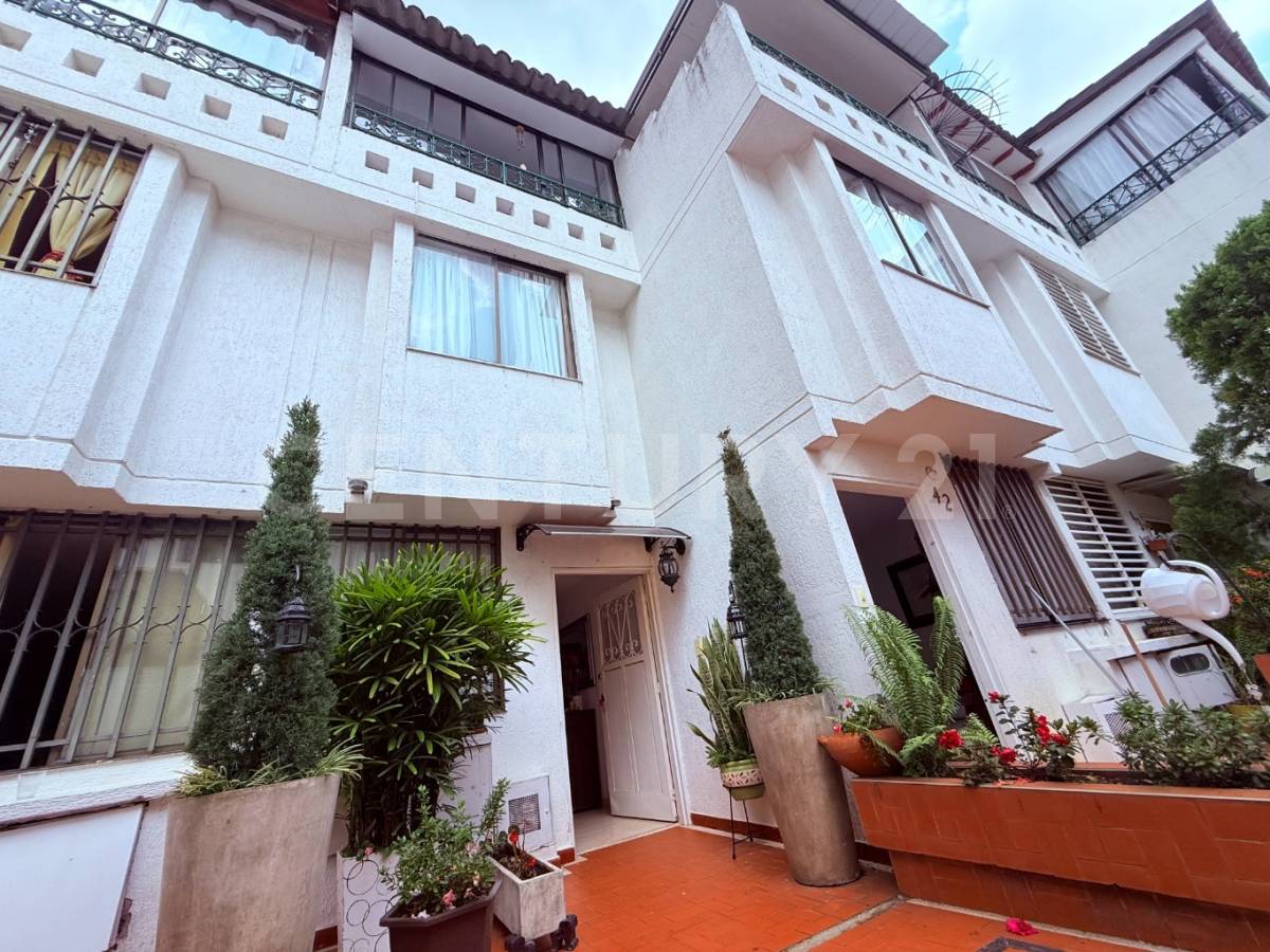 Casa en Venta en Sector cañaveralejo guadalupe, Cali